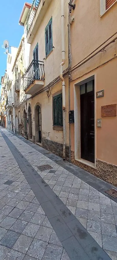 Giuliana Apartment Letojanni